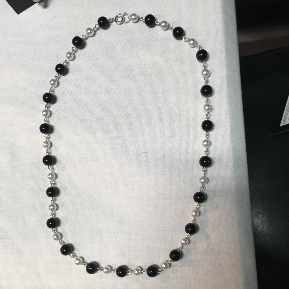 3/$10 Black and white beaded necklace